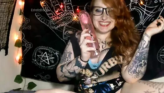 Sigara içme fetiş ve büyük yapay penis