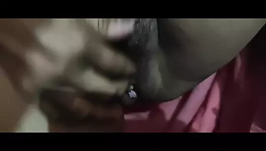 Azgın hintli evli kadın sert parmaklıyor