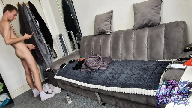 Adam Gergin Bir Ses Için Geldi, Sonra Yarağımı Yapmak Zorunda Kaldı