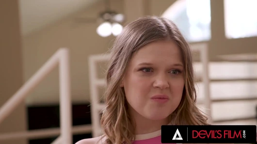 Devils filmi - 18 yaşındaki azgın coco lovelock üvey erkek kardeşiyle ateşli seks sırasında fışkırtıyor