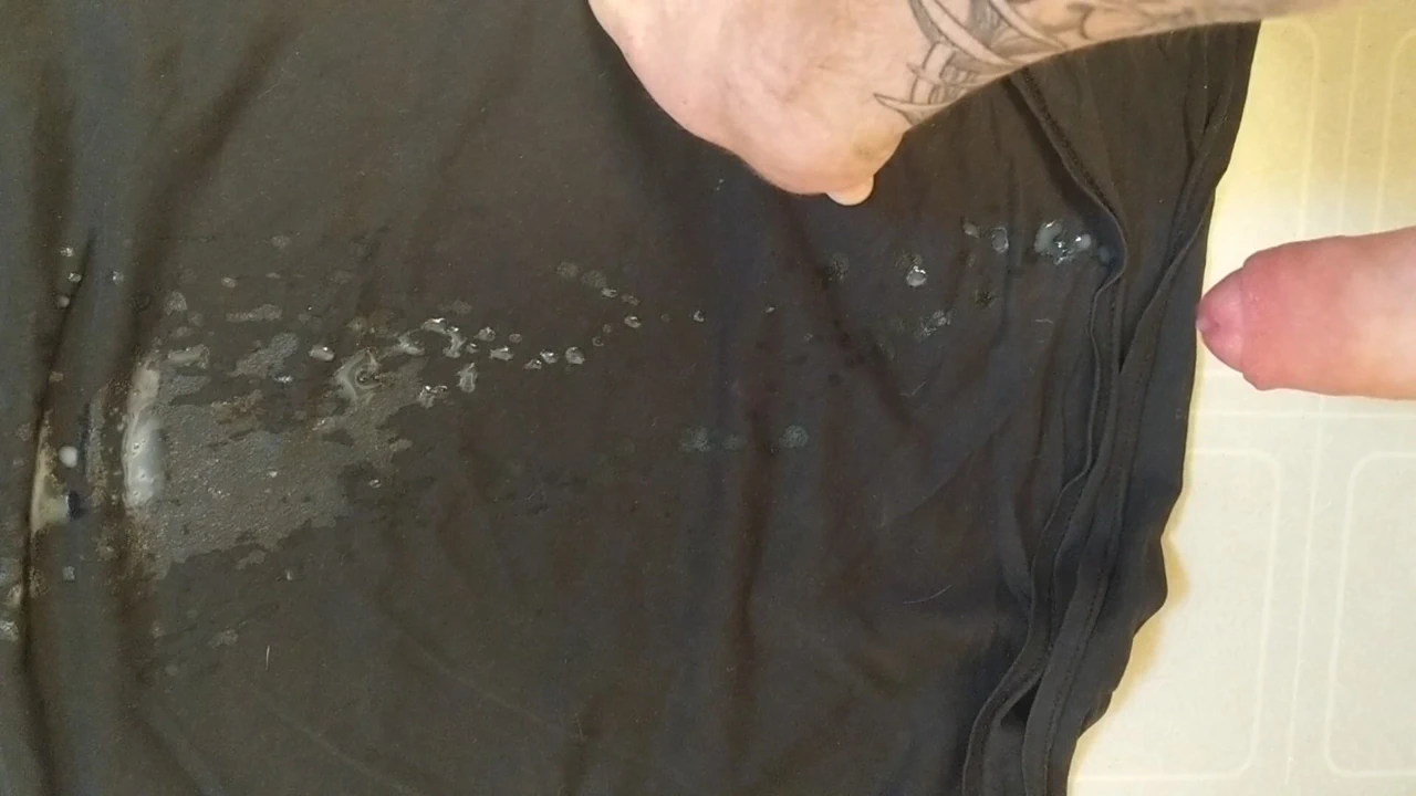 Tombul adam büyük bir döl emiyor.