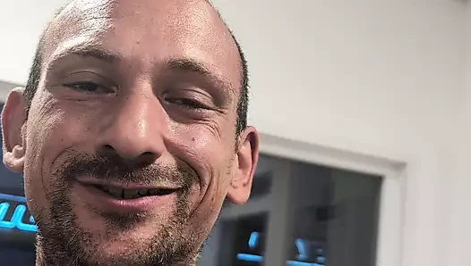 Araba kazası sonrası oto tamircisinde mastürbasyon