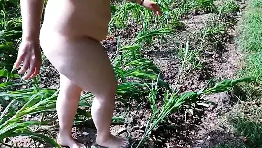 Çıplak bbw pissing dışarı kapı