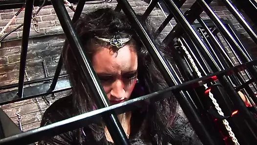 Hindistan yaz öğrenciye ilk lezbiyen deneyimini verir -