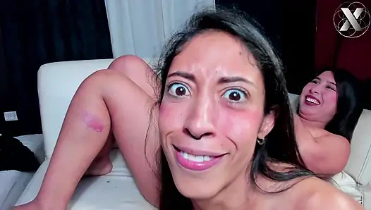 Parmaklayarak orgazmdan çığlık atıyor