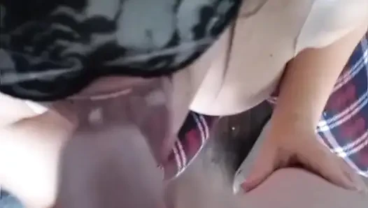 Arkadaşlarımın yarağını emiyor