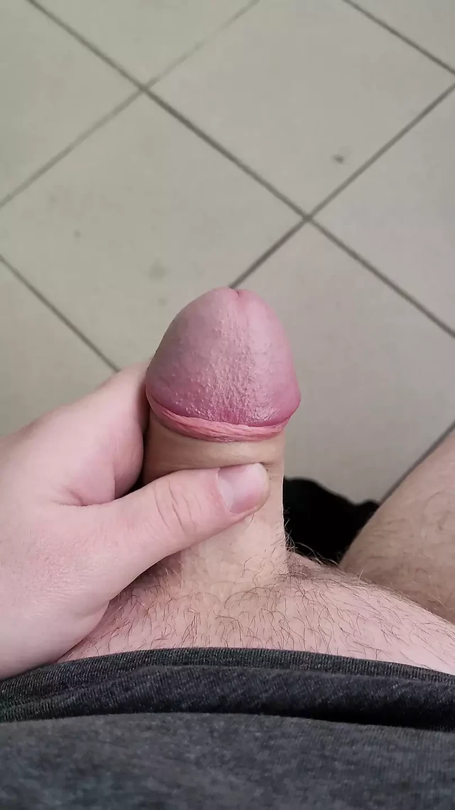 Быстрая мастурбация на балконе, быстрая сперма, толстая шлюха, 4K