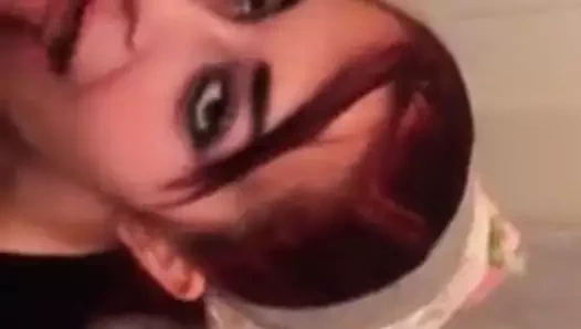 Kızıl saçlı amy bir derin boğaz uzmanıdır