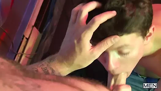 Twinkpop - Christian Wilde'ın hala en iyi olduğunu göstermek için tüm arkadaşlarını sikme planı var