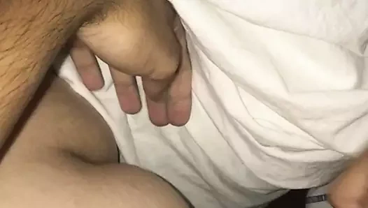 Branlette sur son cul