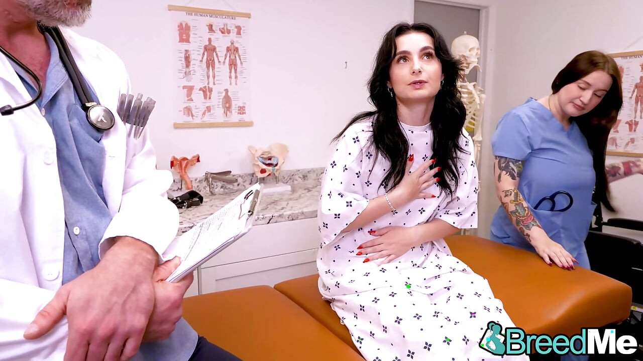 Evie Christian, Dr. Mike'ın Çok Etkili Dölleme Tedavisini Alıyor