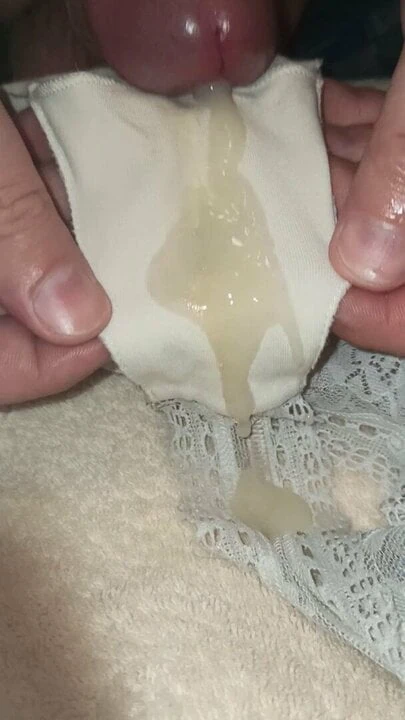 Beyaz tanga boşalması