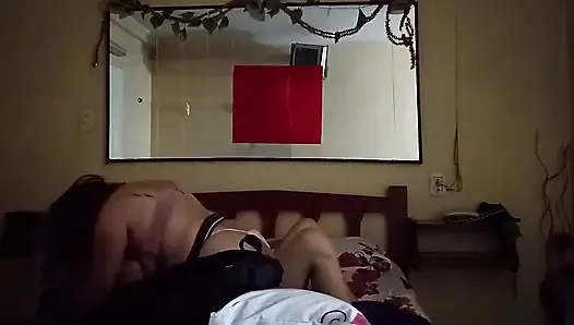 Bir motelde fahişeye biniyor