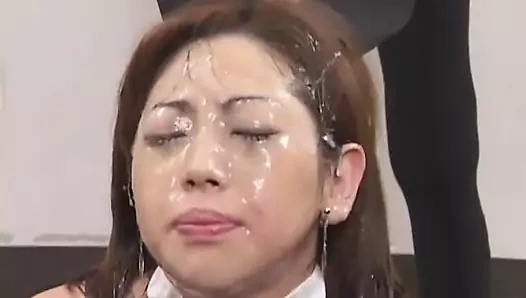 Asya bukkake ve takas 13