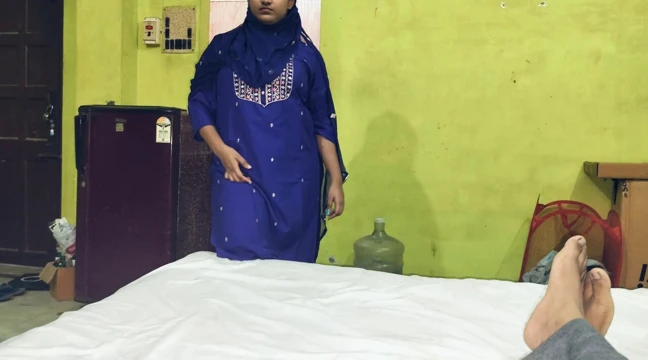 Müslüman büyük memeli orta yaşlı seksi kadın kocasının ikinci evliliğini yaptıktan sonra mutlu değil - Hintçe seksi video