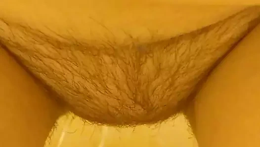 banyo lavabosuna işemek