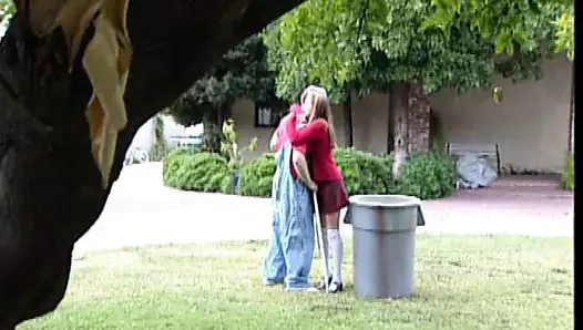 Lola'nın pop'un spor salonunda işi var