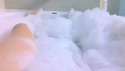 Tarragh banyo yapıyor