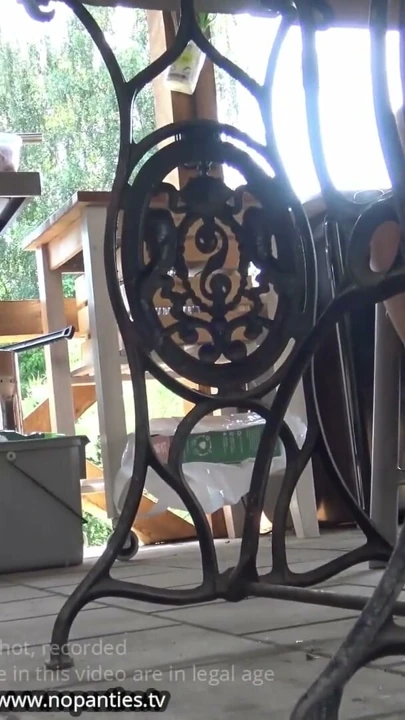 Külot Yok Mini Etek Kısa Etekler Barbekü Partisi Sıcak Dar Tıraşlı Amcıklı Kızlarla Açık Havada | Bölüm 3