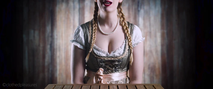 İlk seks videom! Oktoberfest'te içki deposunda aldatıyor! - giyinik tatmin ediciler