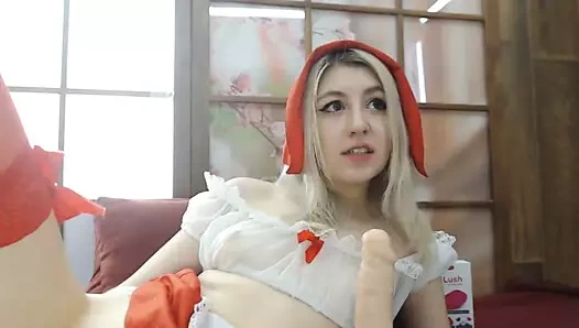 Seksi sarışın civciv oynama ona kedi ile oyuncak