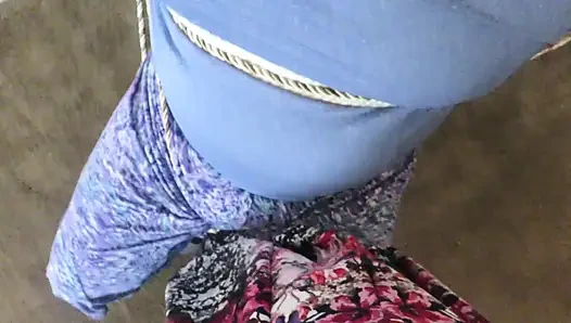 Oh hayır Brittney tutsak, zavallı bir damsel sıkıntı içinde