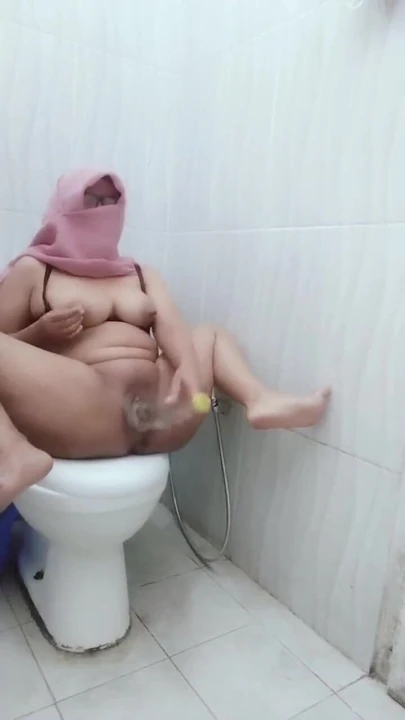 Thrilling moment from "This time I played with my with a bottle"