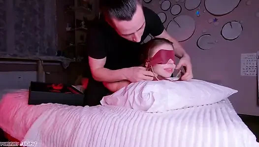 Masaj ve bdsm şaplak atmadan sonra ağzına döl damlıyor