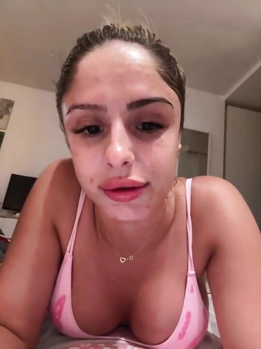 18 yaşındaki sarışın striptiz ve kovboy kız otel odasında sikişiyor - kıllı amcık büyük memeler