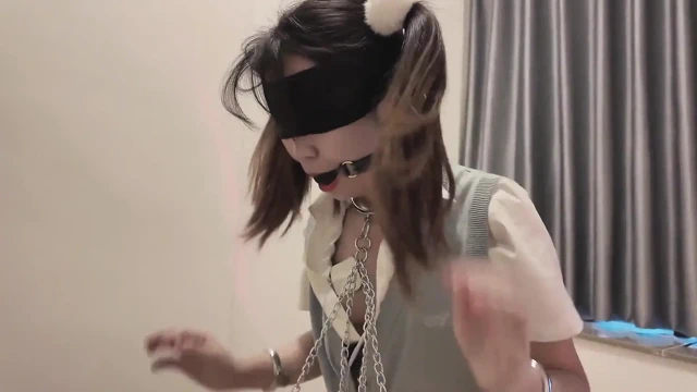 Hs021-okul üniformalı Asyalı kız disipline edildi