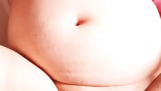 Seksi düzgün vücutlu evli kadın kocası tarafından sikiliyor ve dölleniyor