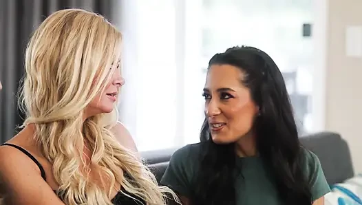 Serene Siren'in Kendra James ve Freya Von Doom ile sürpriz lezbiyen sikişi