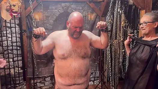 Bölüm 4:- domina satana blackberrymilf ile cbt kıskaçlı booboo cezalandırıyor