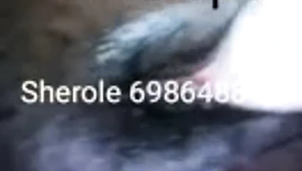 Vendeuse de piment brute