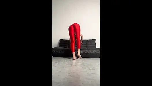 Esneyen uzun boylu kadınları azdırıyor