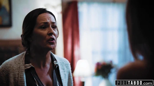 Saf tabu, kyler quinn üvey anne ve üvey babasıyla yakalandı