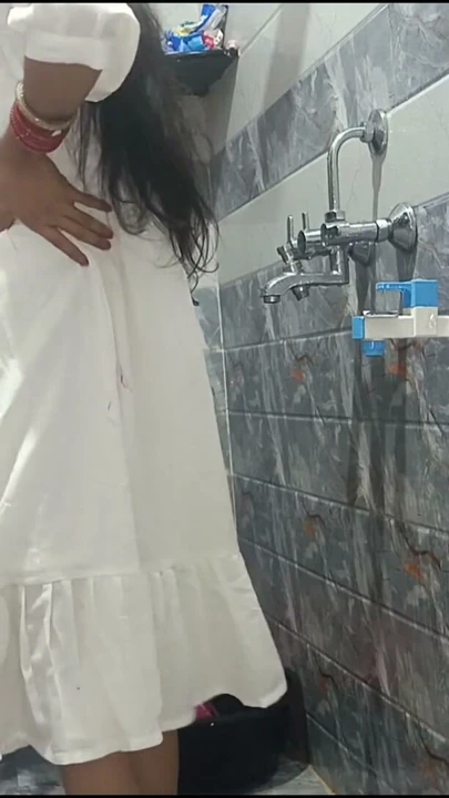 Arkadaşının evinde ilk kez banyo yaparken banyoya kamera yerleştirmiş | Bölüm 1