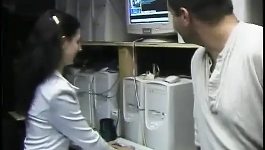 Seksi anal sürtük amcığı da sikiliyor