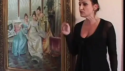 Orta yaşlı seksi kadın ve genç kız oyuncaklarla eğleniyor