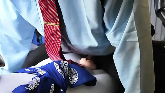 Orta yaşlı adam oyuncaklarıyla seks yapıyor