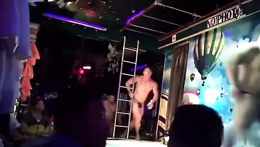 Kamboçyalı gogo bar seks yok