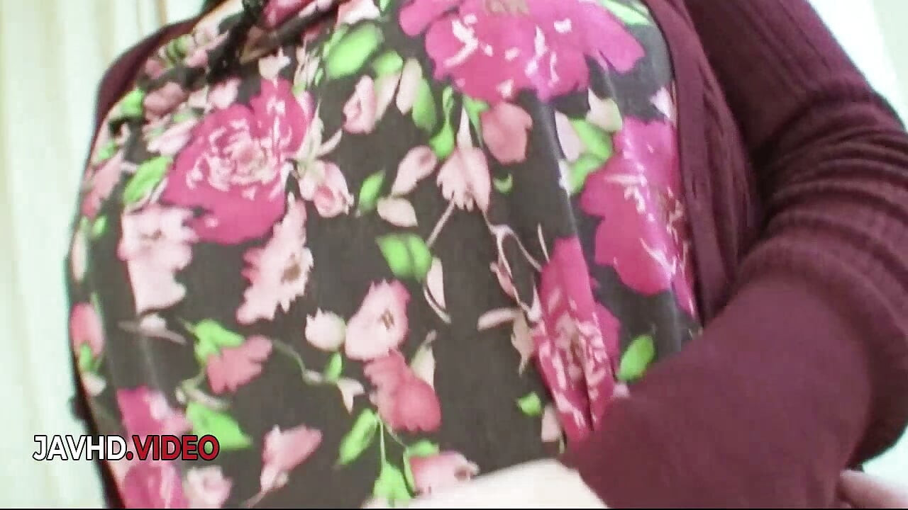 Kıvrımlı Japon Yıldız Toshiko Shiraki Tüylü Amını Sergiliyor