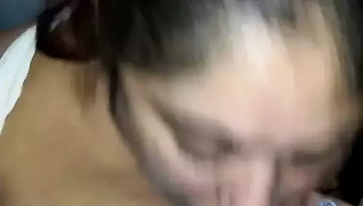 RICA  EXPRIMIENDO  EVELIN