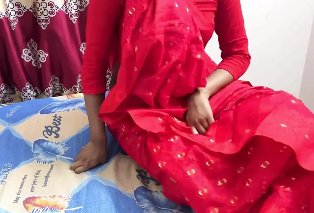 Seksi üvey annemi siktim, odamda sert sikişiyorum