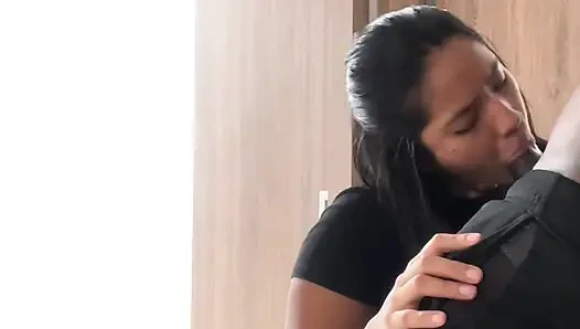 I give oral sex to my best friend's boyfriend secretly -amateur couple- nysdel