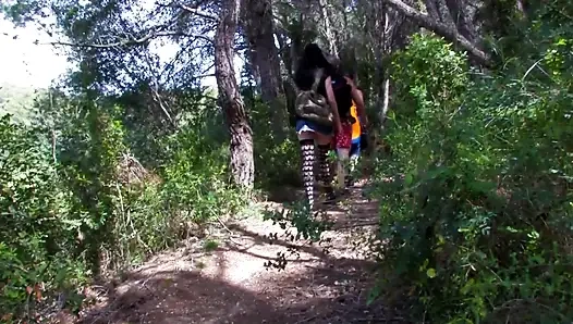 Kaltak ormanda sikiliyor