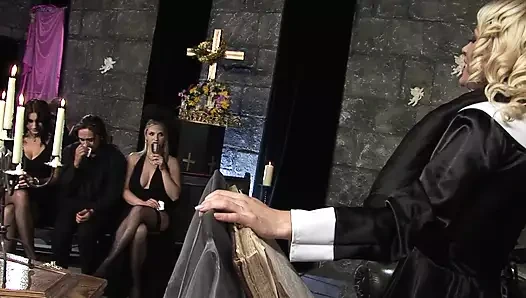 Cindy Behr büyük memeli orta yaşlı seksi kadın