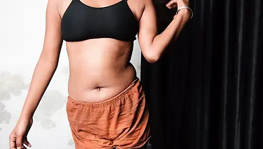 Güzel üvey kız kardeş üvey erkek kardeşi HIndi Audio ile seks yapıyor