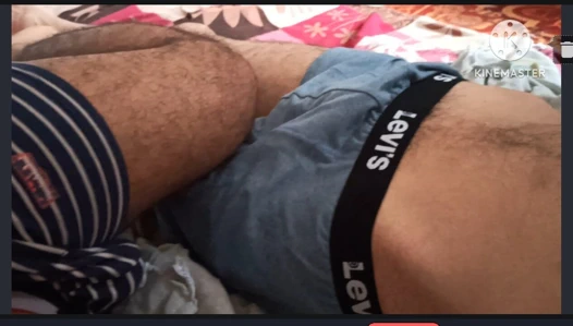 Vay canına, üvey erkek kardeşimin yarağını iç çamaşırıyla ilk kez dokunuyorum