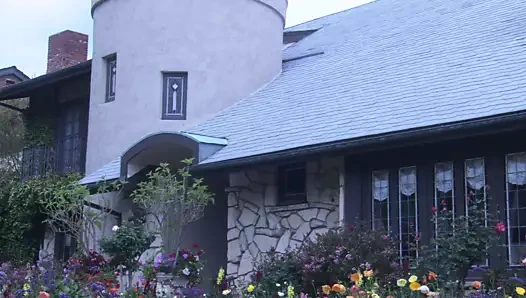 İhtiyacı olan orta yaşlı seksi kadınla özel evde seks!